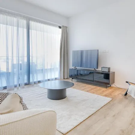 Hinoki 02 Apartment